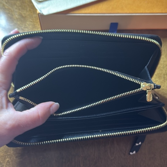 Louis Vuitton Limited Edition Jungle Zippy Wallet!! - Picture 14 of 15